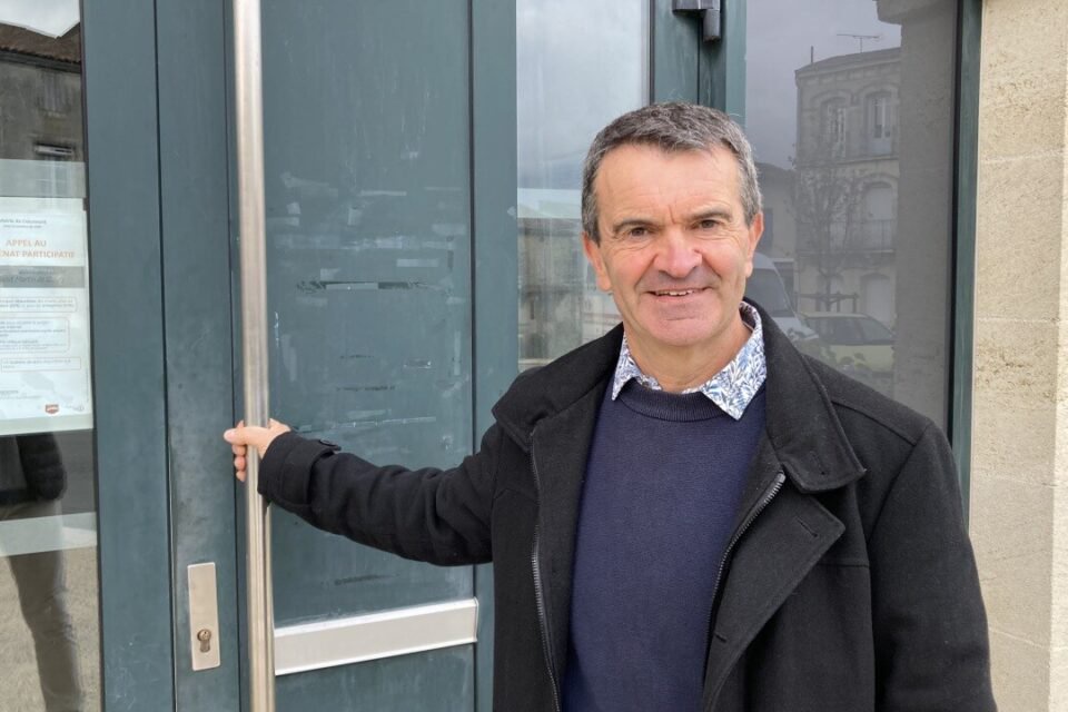 Jean-Luc Armand, Maire de Cocumont, vient d’apprendre avec ravissement le passage du Tour de France dans son village.