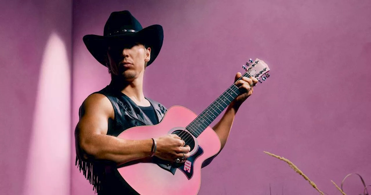 Gitarre statt Gaspedal: Racing Bulls-Fahrer Liam Lawson auf der Bühne - Formel 1