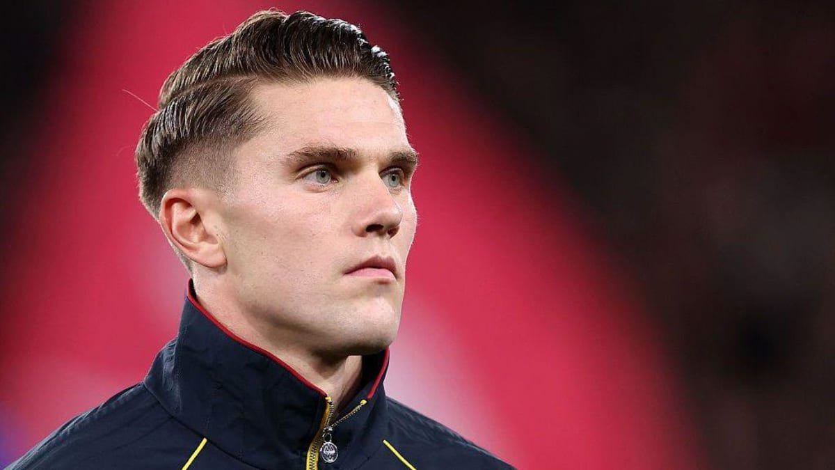 Viktor Gyokeres of Arsenal looks on