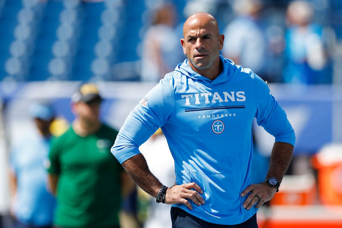 Head coach Robert Saleh of the Tennessee Titans looks on 