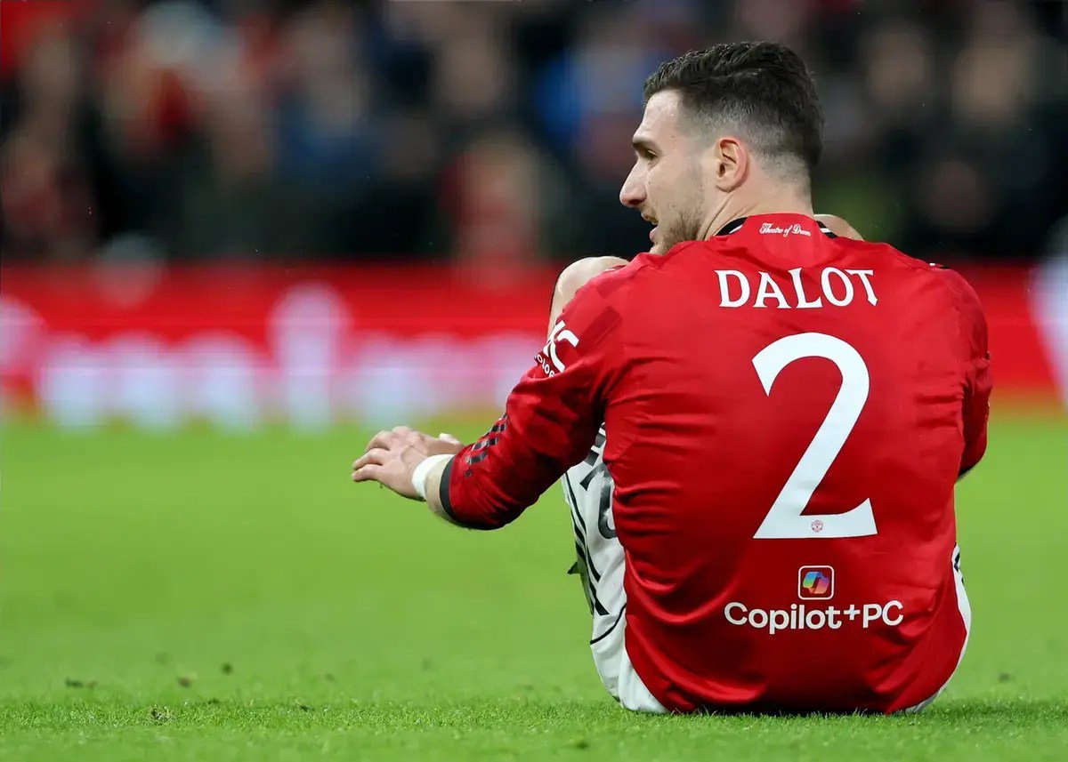 Serie A trio enquire about move for Diogo Dalot