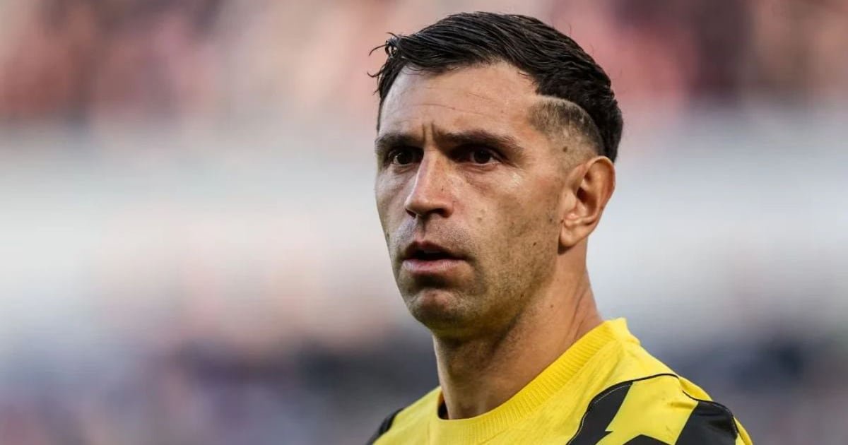 Emiliano "Dibu" Martínez Returns to the Gym Four Days After Jaw Surgery