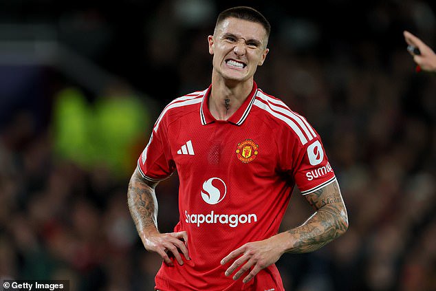 Man United are currently without a recognised striker with Benjamin Sesko on the sidelines