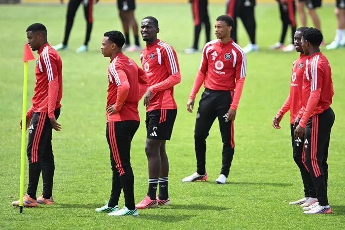 Veteran Thapelo Xoki leads youngsters during Orlando Pirates training.