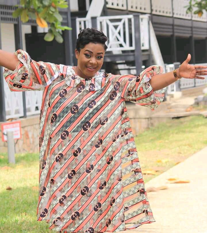 Adom TV presenter Afia Amankwah Tamakloe thrills social media with beautiful pictures (see photos
