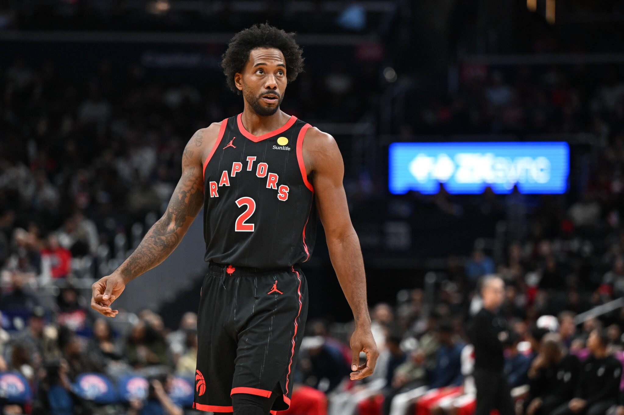 Washington, District of Columbia, USA; Toronto Raptors forward Kawhi Leonard (2) on the court against the Washington Wizards during the second half at Capital One Arena. Mandatory Credit: Brad Mills-Imagn Images