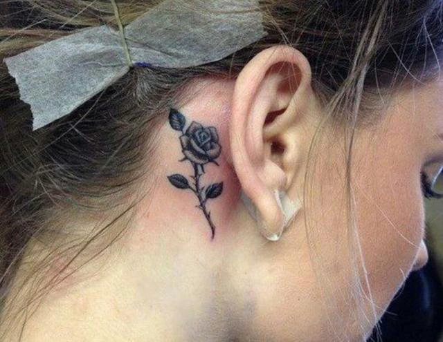 Rose with thorn tattoo [quesosdelvecchio]