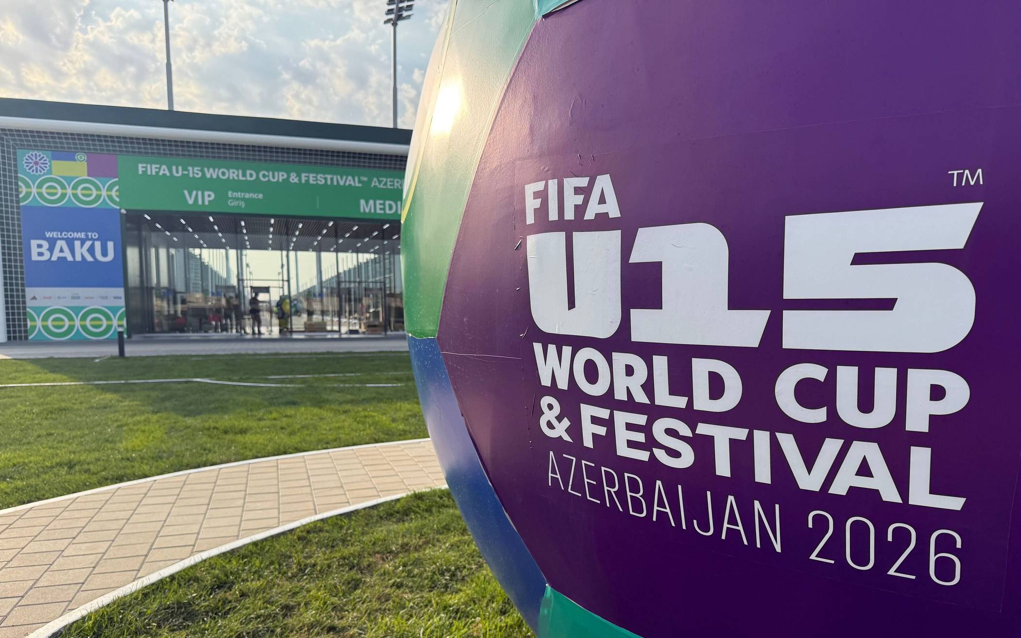  Das Fußballgelände für die U15-WM wurde erst vor Kurzem in Baku eröffnet. 