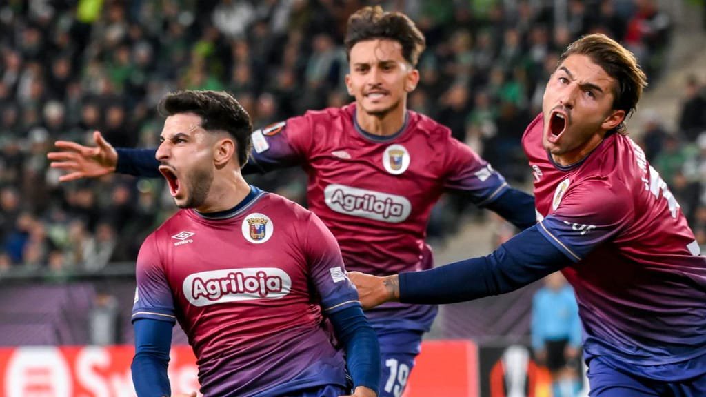 Pozo marca pelo Torreense contra o Ferencváros na Liga Europa (AP/Tamas Purger)