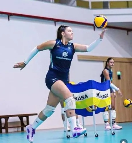 Atleta da região que dormiu em carreta durante testes se firma na Seleção Brasileira de vôlei