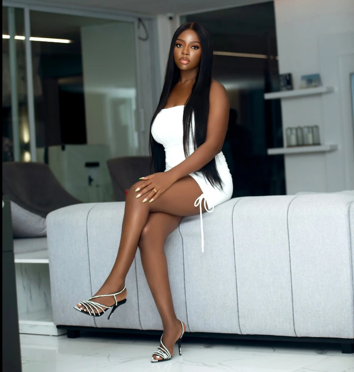 Diane Russet Addresses Herself as '' Fine Apple '' as She Shares Gorgeous Images of Herself