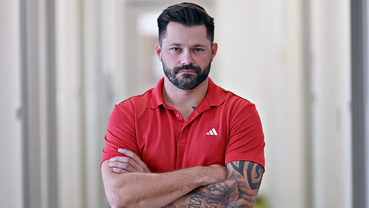 Lévis hockey coach stripped of bench duties after petition