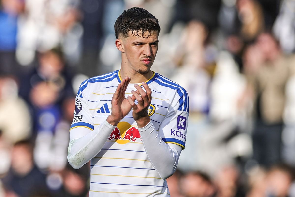 Tarik Muharemovic of Leeds United applauds the fans after the game during the Premier League match between Leeds United and Manchester United