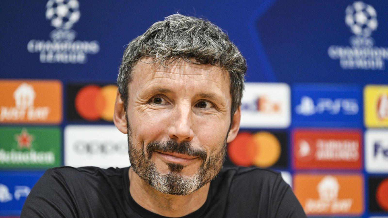 Mark van Bommel feierte nicht nur beim FC Bayern Erfolge.