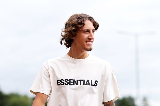 Fabio Silva of Wolverhampton Wanderers arrives at Compton ahead of pre-season training
