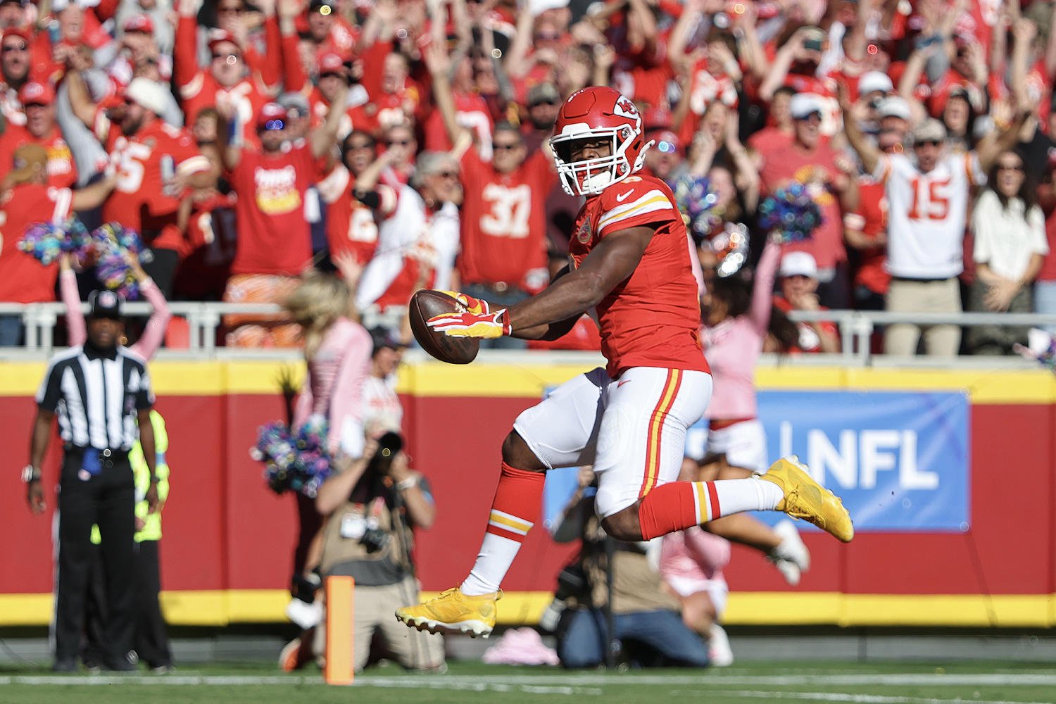 on-field action during an NFL game. (Jamie Squire / Getty)