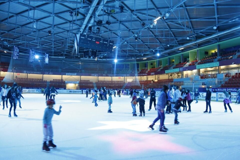 La patinoire Polesud de Grenoble fête ses 25 ans avec un programme inédit d'animations pendant les vacances de la Toussaint.