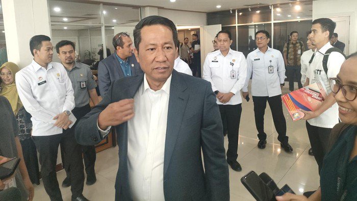 Menkum, Supratman Andi Agtas, di kompleks parlemen, Senayan, Jakarta Pusat, Senin (4/11/2024).