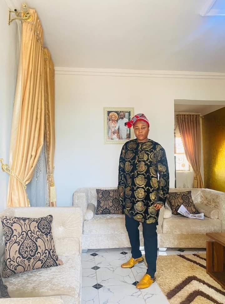 Hilarious! Nigerian women rock their husband