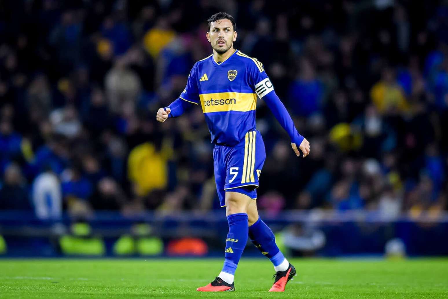 Na segunda passagem pelo clube do coração, Paredes tem 54 jogos com quatro gols e dez assistências –