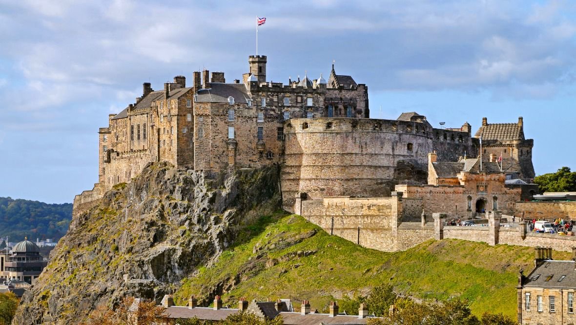 Edinburgh Castle to host 2027 Tour de France opening ceremony