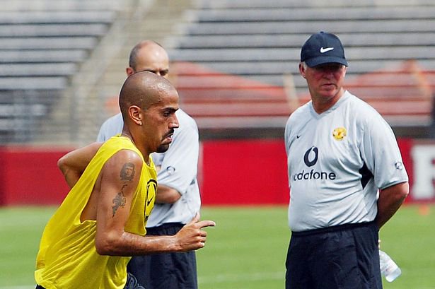 Veron trains in front of Ferguson in New Jersey during the 2003 tour