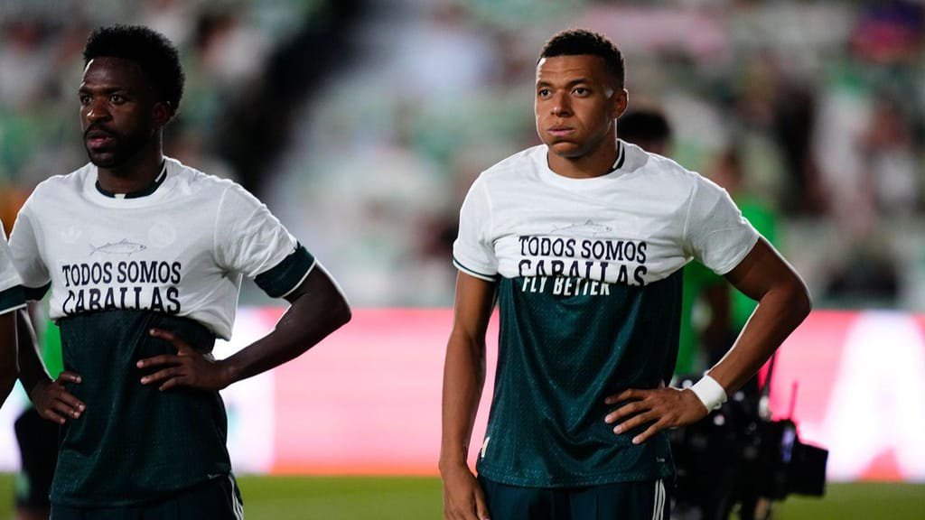 Vinicius, Konaté e Mbappé boicotaram o apoio do Real Madrid a Ceuta (Photo by Jose Breton/Pics Action/NurPhoto via Getty Images)