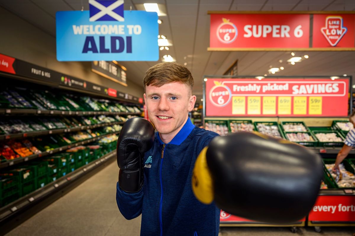 Nick Devlin, Aldi worker wearing boxing gloves