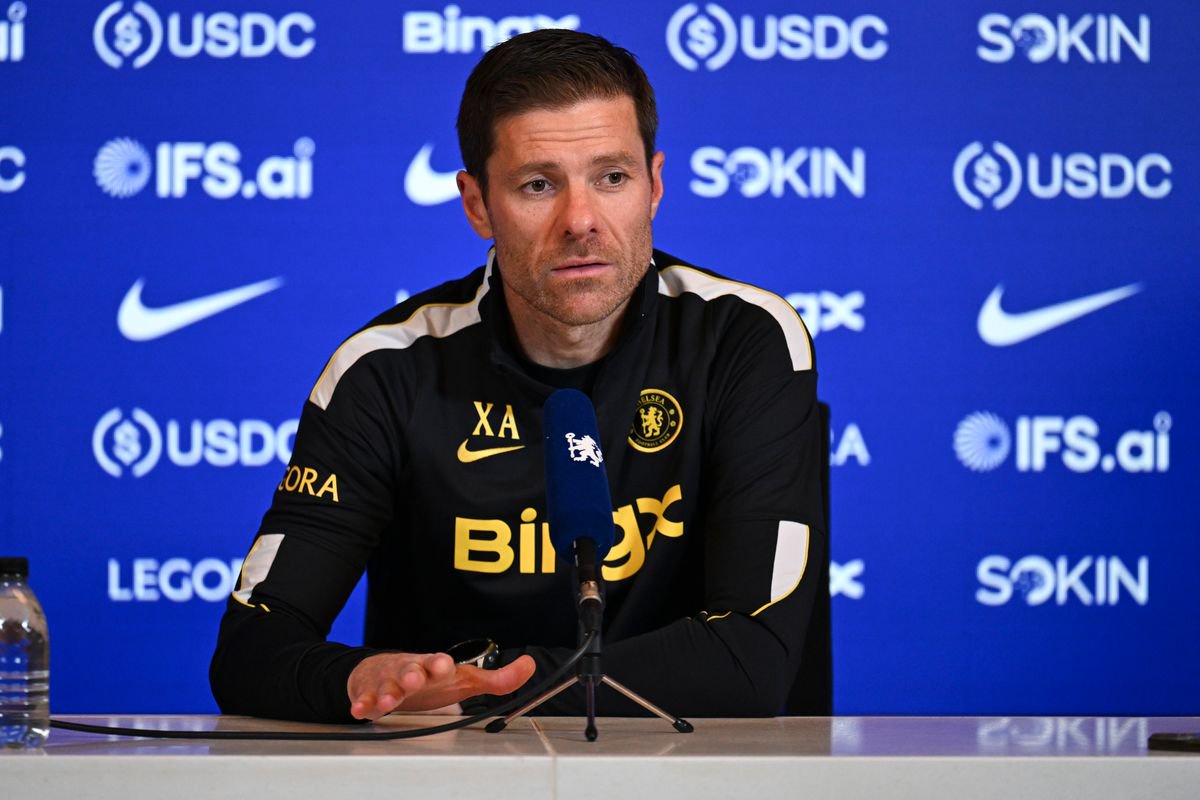 Chelsea boss Xabi Alonso could be without several key players for the clash with Man United.