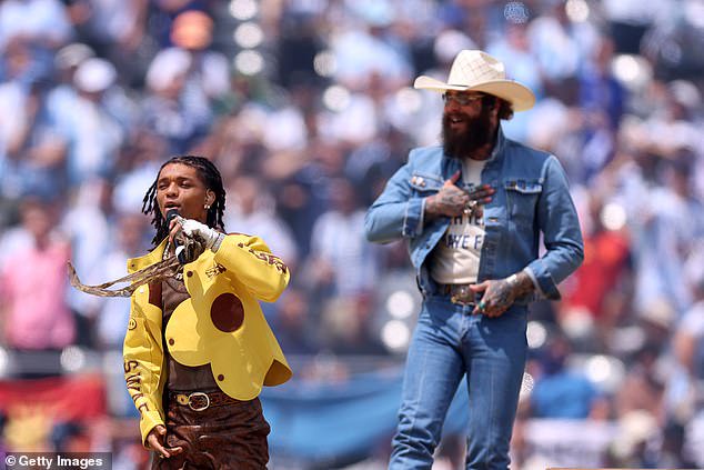 Post Malone (right) performed his 2018 hit Sunflower with Swae Lee (left)