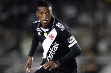 Atualmente, o jogador mantém o Instituto Robert Renan, em Ceilândia, cujas atividades incluem uma escola de futebol  -  (crédito: Matheus Lima/Vasco)