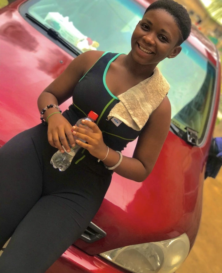 Pictures of Tracy, the young Ghanaian teenager trending on social media (photos)