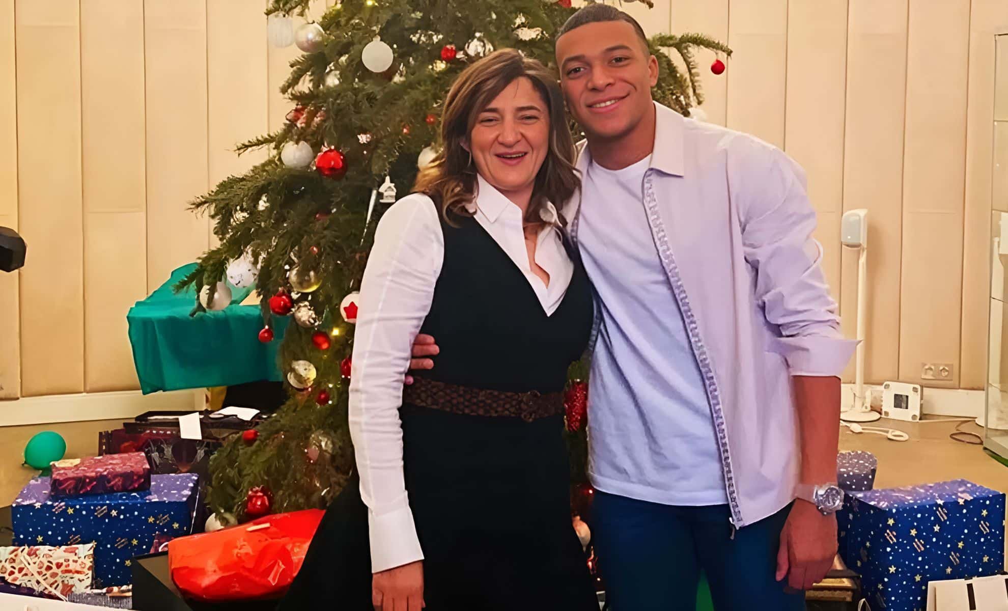 Kylian Mbappé et sa mère Fayza Lamari, d'origine kabyle