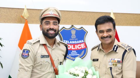 Cricketer and DSP Mohammed Siraj calls on Telangana DGP 