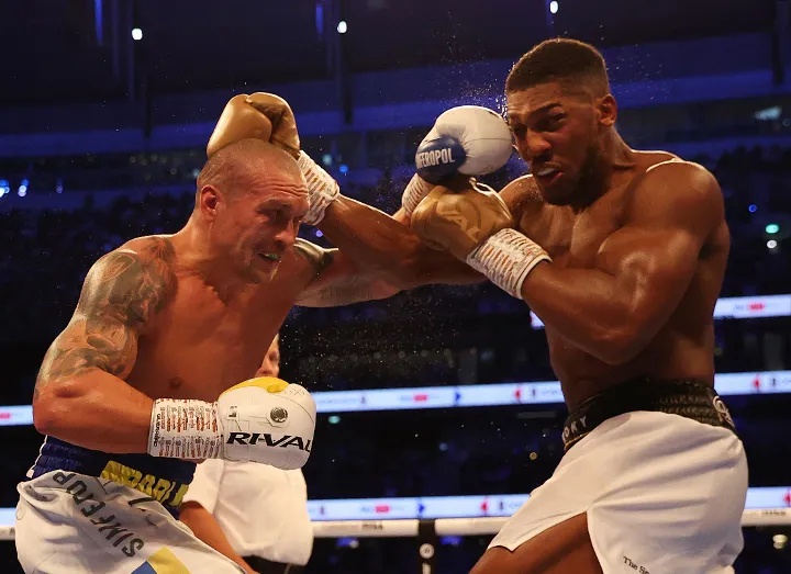 Oleksandr Usyk takes the fight to Anthony Joshua at Tottenham Hotspur Stadium in 2021