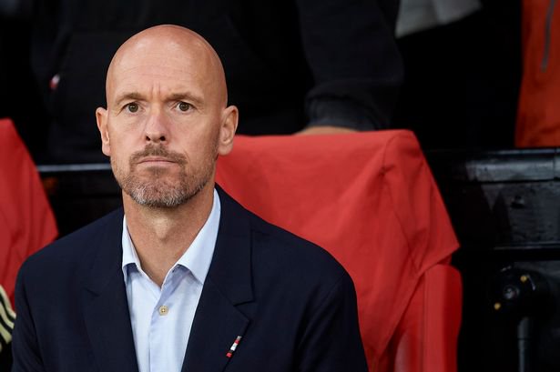 Erik ten Hag on the Manchester United bench