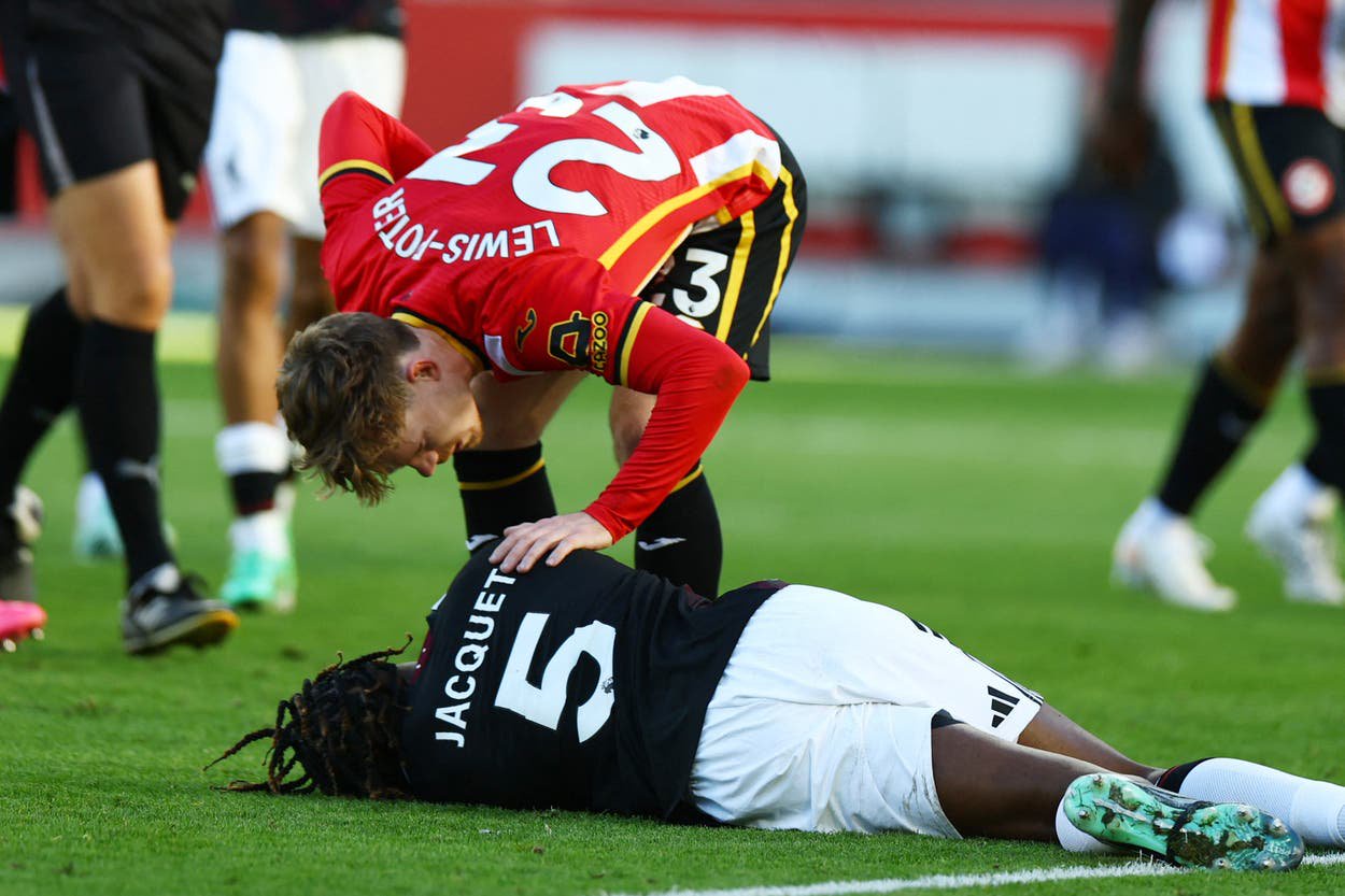 Jeremy Jacquet went down holding his face as Yehor Yarmolyuk was sent off for violent conduct