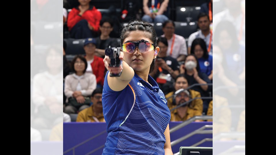 Esha Singh won the silver medal in the women’s 25m pistol at the Asian Games 2026 in Nagoya, Japan.