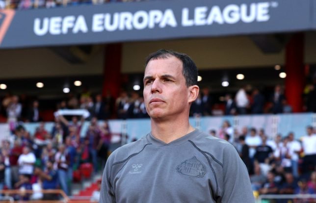 LEIRIA, PORTUGAL - OCTOBER 15: Regis Le Bris, Manager of Sunderland, looks on before the UEFA Europa League 2026/27 League Phase MD2 match between SCU Torreense and Sunderland AFC at Est??dio Municipal de Leiria on October 15, 2026 in Leiria, Portugal. (Photo by Carlos Rodrigues/Getty Images)
