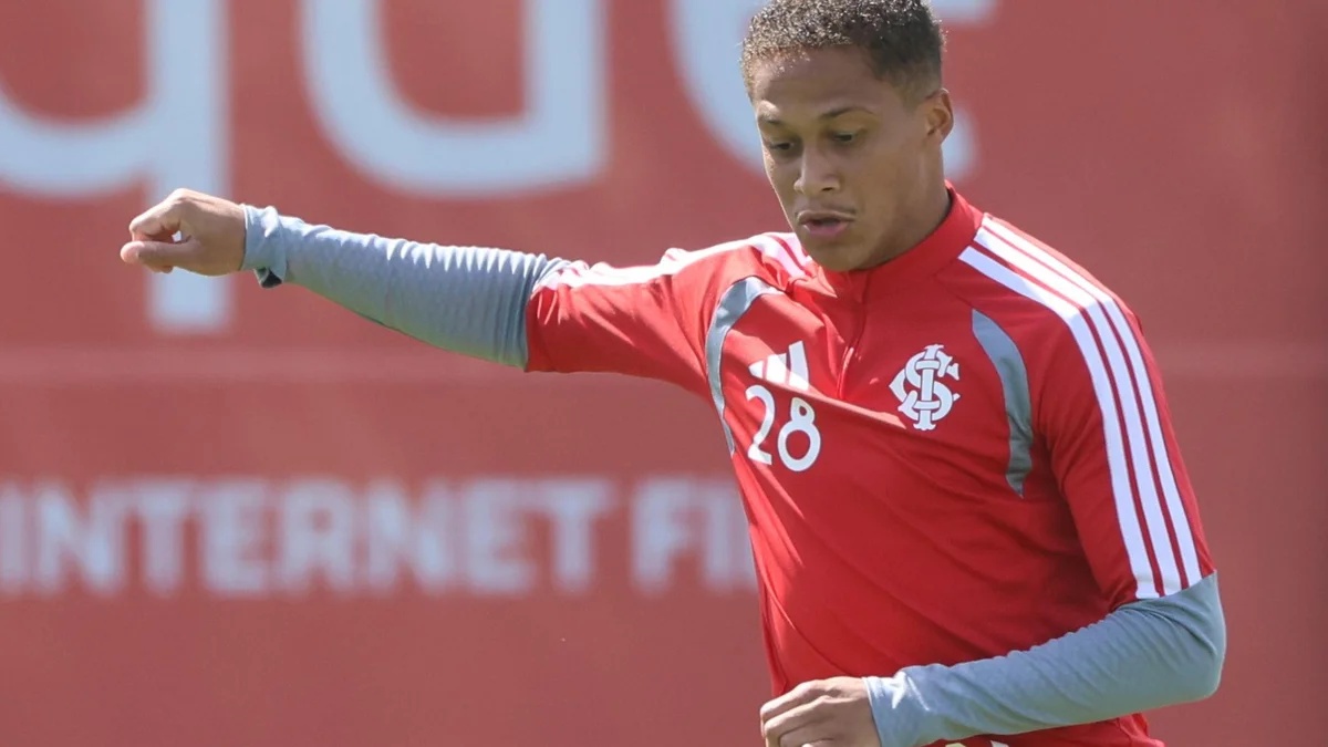 Fluminense and Internacional face off in round 33