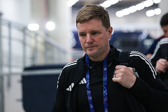 Eddie Howe walking into a stadium.