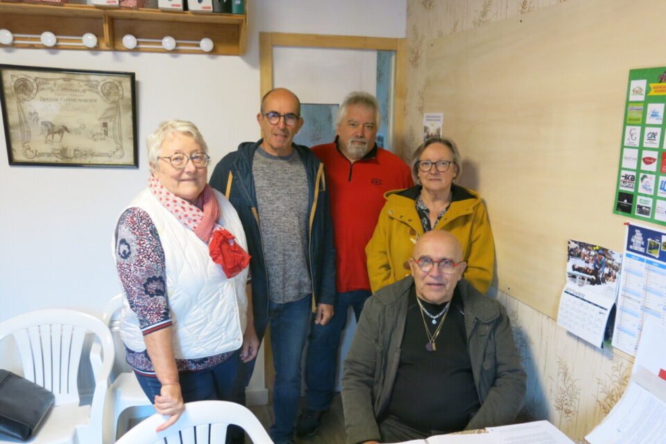 Plusieurs bénévoles de l'assocaition 