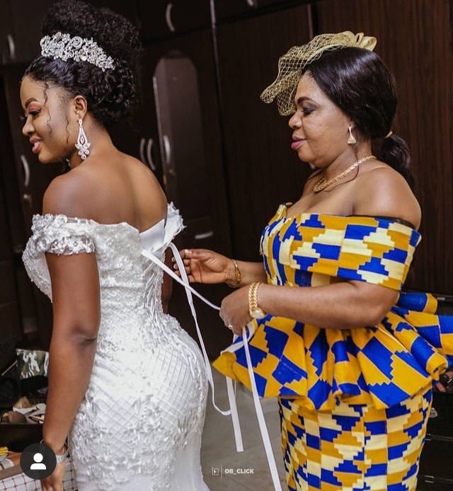 See these beautiful and adorable photos of Brides and their Mothers