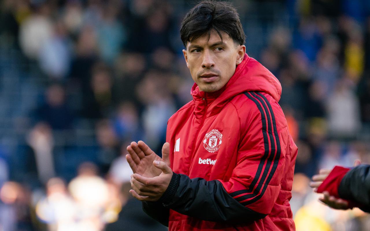 Michael Carrick lauds side's 'togetherness' despite Lisandro Martínez's explosive UCL interview