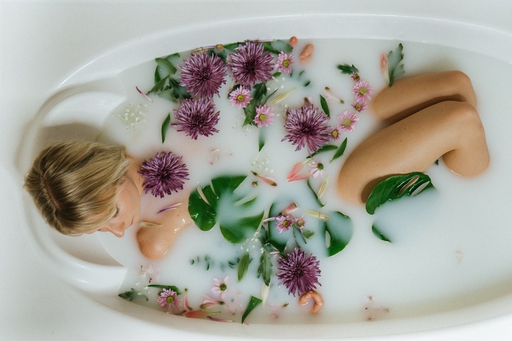 DIY Milk Bath & How To Make It Super Relaxing