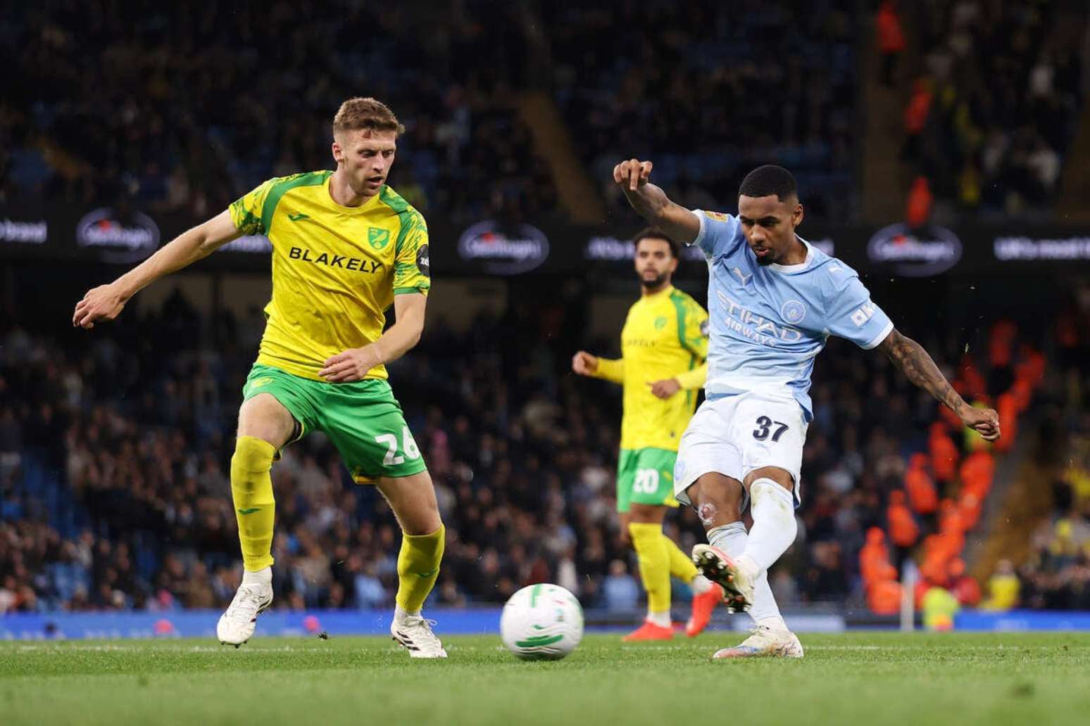 Allan se destacou com a camisa do Palmeiras antes de acertar com o Manchester City –