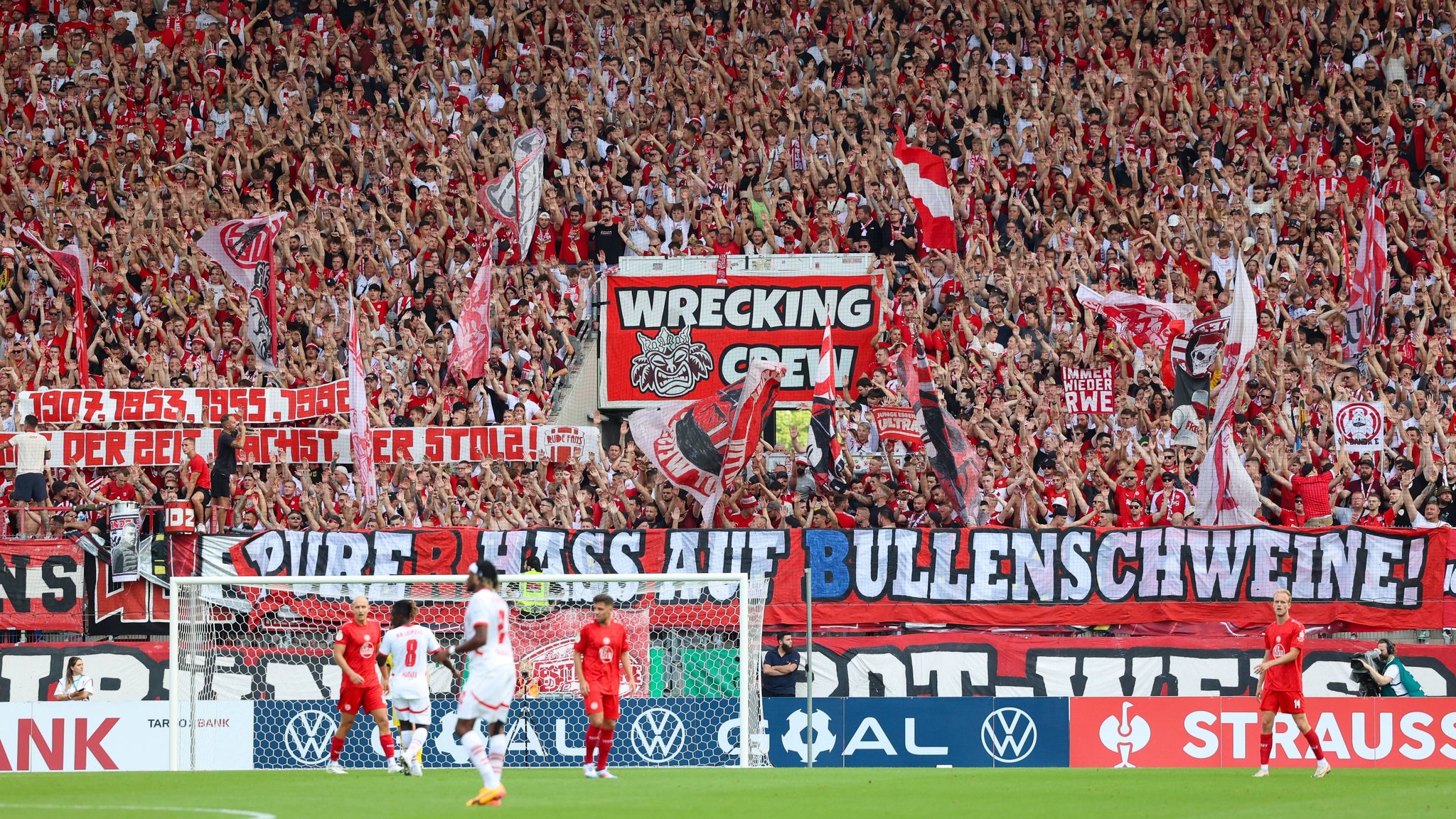 Im Ruhrpott ist RB Leipzig besonders verhasst: Essener Fanblock beim DFB-Pokal-Spiel vor zwei Jahren.