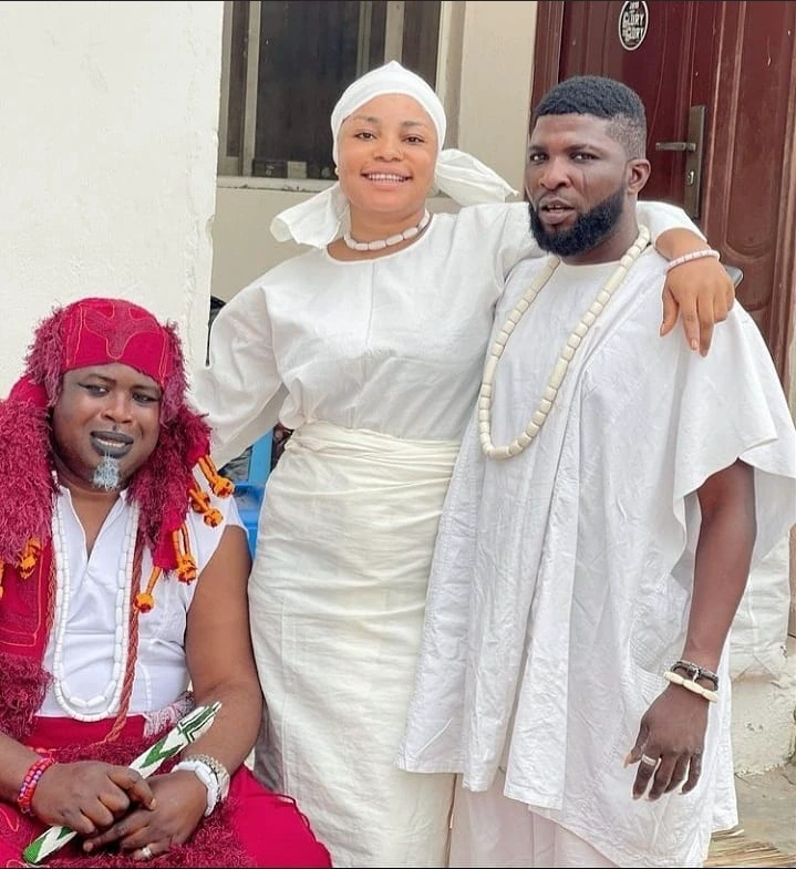 Reaction As Late Yoruba Legend,Dagunro's Second Son joins His Brother to Continue The Legacy Of The Veteran After Death