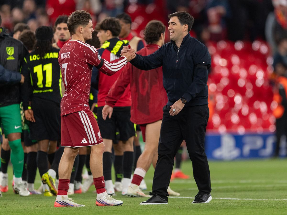 Florian Wirtz and his Liverpool boss, Andoni Iraola 