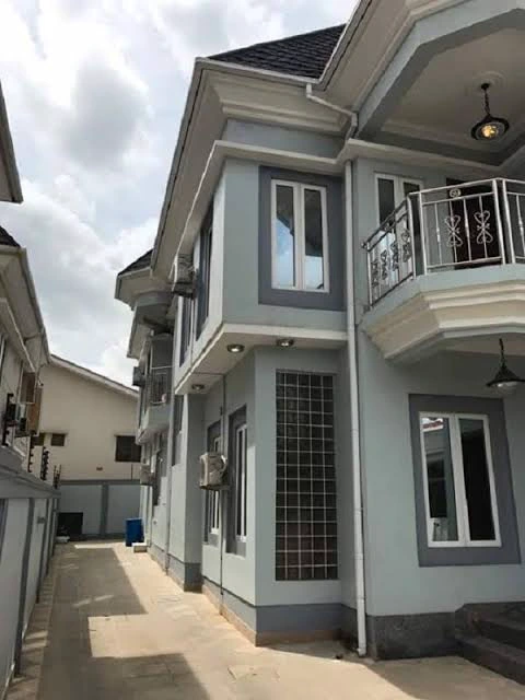 99218fbe36a3b2b1dbda4dd26ebc0042?quality=uhq&format=webp&resize=720